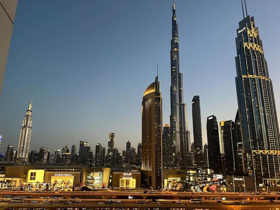 Stunning Burj View Dubai Mall Access Infinity Pool Appartement Buitenkant foto